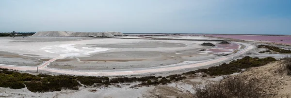 Pink Ponds Man Made Salt Evaporation Pans Camargue Salin Guiraud — Stockfoto