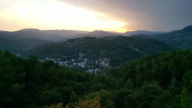 Val les Bains yakınlarındaki kırsal alan, Ardeche, Fransa, Avrupa. Yüksek kalite fotoğraf