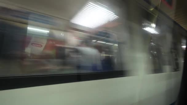 Μαδρίτη Ισπανία Νοεμβρίου 2023 Μετρό Που Φτάνει Σταθμό Του Μετρό — Αρχείο Βίντεο