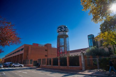 Getafe, Madrid, İspanya 11-19-2023, Carlos Madrid Üniversitesi Hukuk Fakültesi, Sosyal Bilimler, yüksek kaliteli fotoğraf barındıran Getafe Kampüsü manzaralı