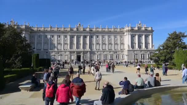 Madrid Španělsko Října 2022 Turisté Před Královským Palácem Slunečného Dne — Stock video