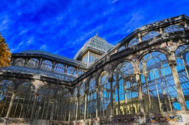 Madrid, İspanya - 18 Kasım 2023, Palacio de Cristal Panorama, Glass Palace, Madrid, Buen Retiro Park, İspanya. Yüksek kalite fotoğraf