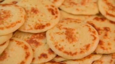 Cocktail Blinis ya da mini blinis 'i kapatın, yüksek kalite 4K görüntü