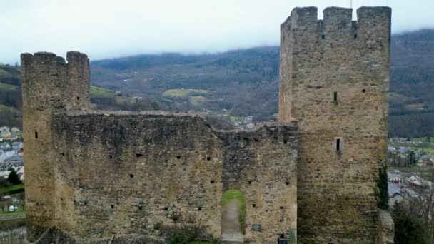 Francja Hautes Pireneje Gave Pau Luz Saint Sauveur Średniowieczny Zamek — Wideo stockowe
