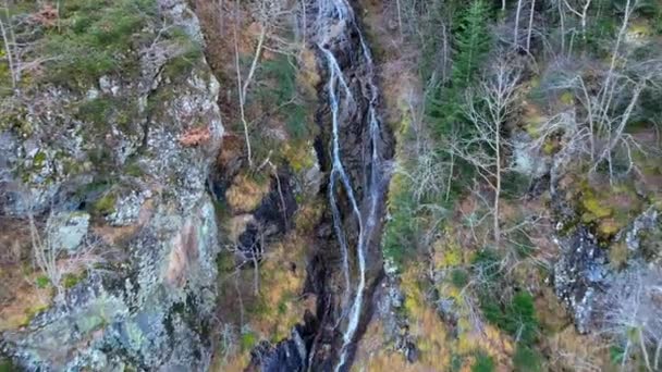 Vista Aérea Sobre Bela Cachoeira Nas Montanhas Dos Pirenéus França — Vídeo de Stock