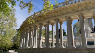 Madrid, Parque del Retiro, Alfonso XII anıtı, İspanya, yüksek kaliteli 4K görüntü