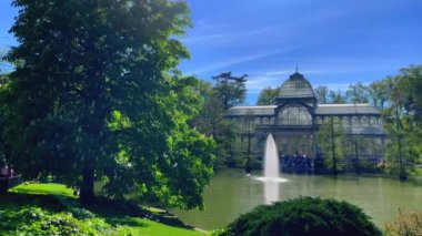 Madrid, Parque del Retiro, Alfonso XII anıtı, İspanya, yüksek kaliteli 4K görüntü