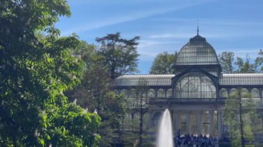 Madrid, Parque del Retiro, Alfonso XII anıtı, İspanya, yüksek kaliteli 4K görüntü