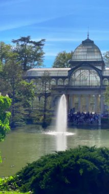 Madrid, Parque del Retiro, Alfonso XII anıtı, İspanya, yüksek kaliteli 4K görüntü