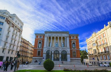 Ulusal Prado Müzesi cephesi, Madrid 'in en önemli müzesi ve dünyanın en önemli sanat müzelerinden biri. Madrid İspanya. Yüksek kalite fotoğraf