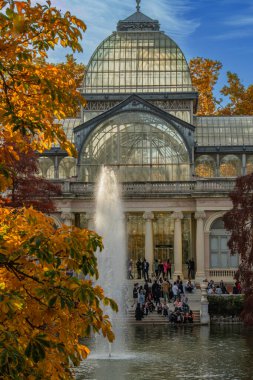 Palacio de Cristal in the Parque del Retiro, Madrid, İspanya, yüksek kaliteli fotoğraf