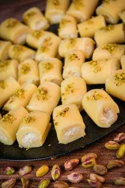  Leban pastanesi, orjinal gıda, HALAWET AL JeBEN, MOZARELLA, ASHTA and Fine SemoIina. Yüksek kalite fotoğraf