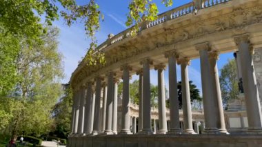 Madrid, Parque del Retiro, Alfonso XII anıtı, İspanya, yüksek kaliteli 4K görüntü