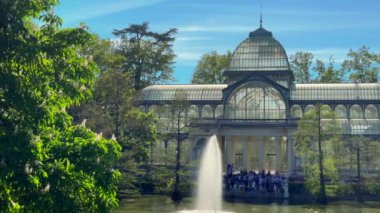 Madrid, Parque del Retiro, Alfonso XII anıtı, İspanya, yüksek kaliteli 4K görüntü