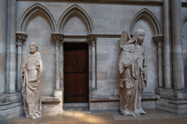 Rouen, Fransa, Ağustos 2024, Rouen Notre-Dame Katedrali 'nin İçi, Heykeller Yüksek Kaliteli Fotoğraf