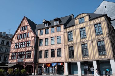 Rouen, Normandiya, Fransa 'da kereste fabrikası olan bir cadde. Rouen 'in mimarisi ve simgeleri, eski pazar yeri. Yüksek kalite fotoğraf