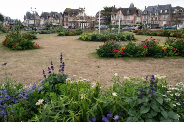 Kumarhane Bahçeli Grand Hotel de Cabourg. Yüksek kalite fotoğraf