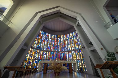 Kaptan Ferret, Fransa - Ağustos 2024: Fransa 'nın Arcachon Körfezi' ndeki Kaptan Ferret 'teki Notre Dame des Flots Kilisesi. Yüksek kalite fotoğraf