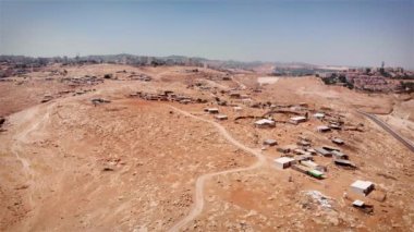 İsrail Şehri yakınlarındaki Bedevi Karakolu üzerindeki İHA görüntüleri. Maale Adumim Havacılık.