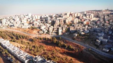 Kudüs İHA 'sına yakın Filistin kasabası Shuafat üzerinde uçuyorlar.
