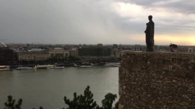 Budapeşte, hungary - 17 Ağustos 2018: Bulutlu bir günde Budapeşte 'nin en Budapeşte şehri.