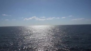 Akdeniz 'deki günbatımı yolcu gemisinin görüntüsü