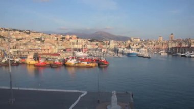 Genoa limanının panoramik görünümü