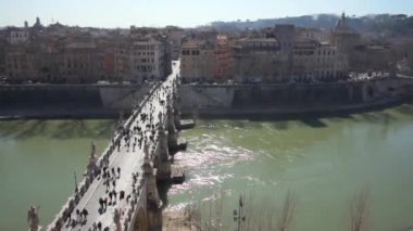 Roma şehri ve Tiber nehri manzarası