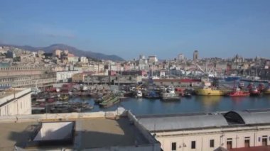 Genoa limanının panoramik görünümü