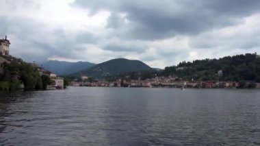 Meyve bahçesi gölü manzaralı panorama