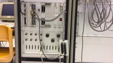 Dünya ve uluslararası uzay istasyonu arasındaki mekikte uçmak üzere tasarlanmış basınçlı modüller.