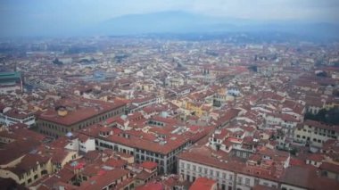 Floransa Toskana 'daki eski köprüden panoramik manzara