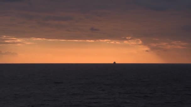 Θέα Από Ηλιοβασίλεμα Κρουαζιερόπλοιο Στη Μεσόγειο Θάλασσα — Αρχείο Βίντεο