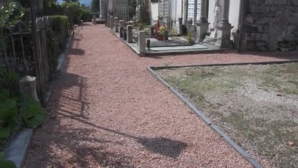 Mezar Mezar Taşları Olan Mezarlık Manzarası — Stok video
