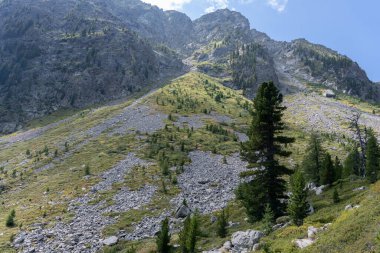 Monte Rosa Alplerdeki en büyük dağ yığınıdır.