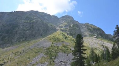 Monte Rosa Alplerdeki en büyük dağ yığınıdır.