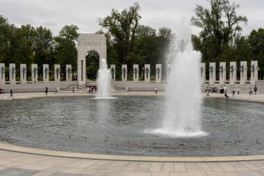 2. Dünya Savaşı sırasında hizmet etmiş Amerikan vatandaşları için ulusal bir anma töreni..