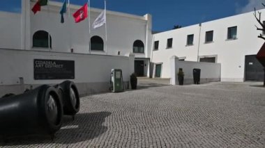 Cascais Sarayı Kalesi 'nin avlusunun içi.