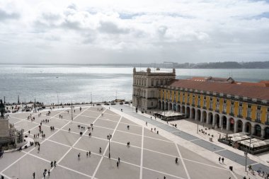 Ticaret Meydanı Lizbon şehrinde yer almaktadır.