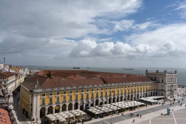 Ticaret Meydanı Lizbon şehrinde yer almaktadır.