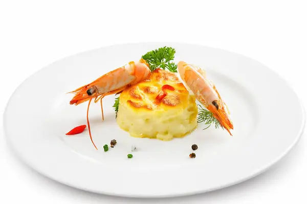 Peynirli tart ve karides tabağı.
