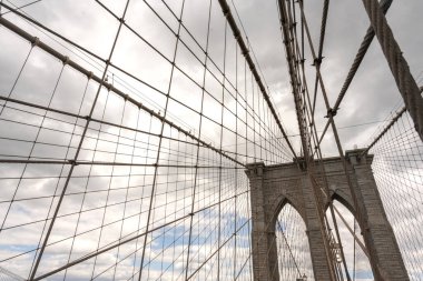 Brooklyn Köprüsü dünyanın en ikonik mimari çalışmalarından biridir.