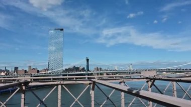 Brooklyn Köprüsü dünyanın en ikonik mimari çalışmalarından biridir.