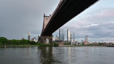 Brooklyn Köprüsü dünyanın en ikonik mimari çalışmalarından biridir.