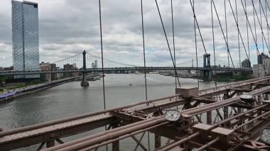 Brooklyn Köprüsü dünyanın en ikonik mimari çalışmalarından biridir.