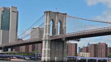 Brooklyn Köprüsü dünyanın en ikonik mimari çalışmalarından biridir.