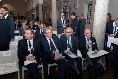 Milano, İtalya - 6 Kasım 2017 - Görüntü G7 'nin en önemli anlarından birini yakalıyor