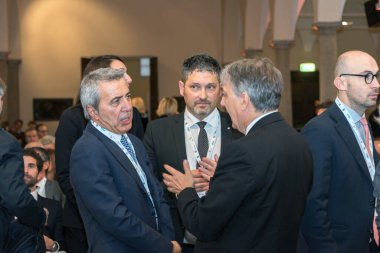 Milano, İtalya - 6 Kasım 2017 - Görüntü G7 'nin en önemli anlarından birini yakalıyor