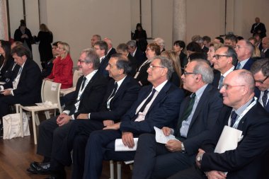 Milano, İtalya - 6 Kasım 2017 - Görüntü G7 'nin en önemli anlarından birini yakalıyor