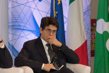 Milano, İtalya - 6 Kasım 2017 - Görüntü G7 'nin en önemli anlarından birini yakalıyor